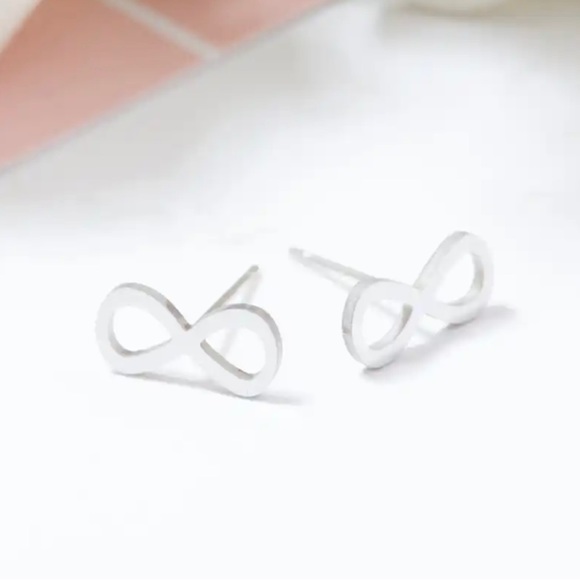 NEW women’s silver infinity earrings jewelry gift - Picture 1 of 1